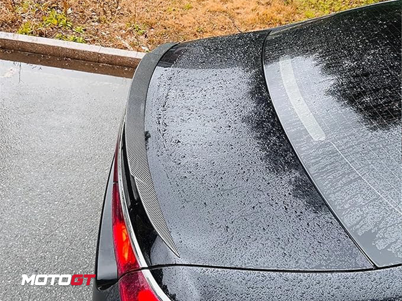 E CLASS REAR SPOILER